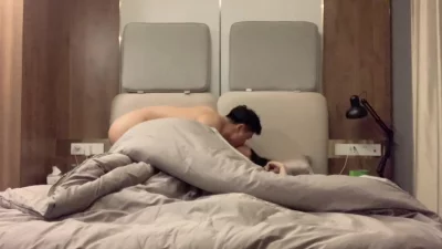 （原创）03年小秘书，叫床迷人，表情丰富，一炮颜射两次